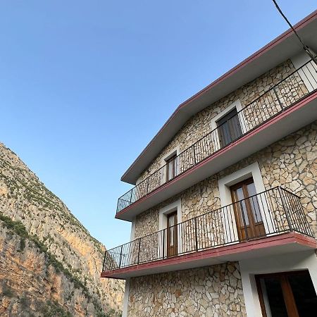 L'Oasi Del Raganello Bed and Breakfast Civita Exteriör bild