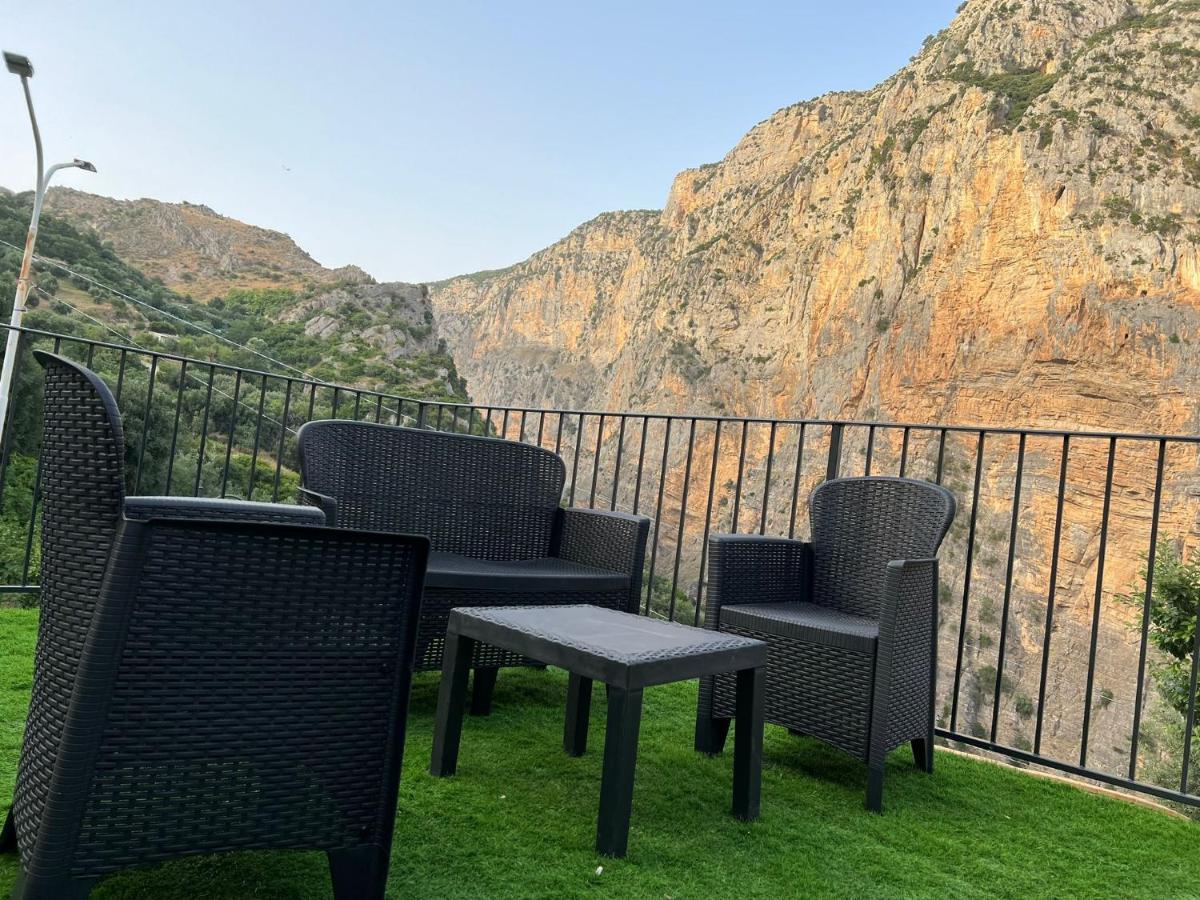 L'Oasi Del Raganello Bed and Breakfast Civita Exteriör bild